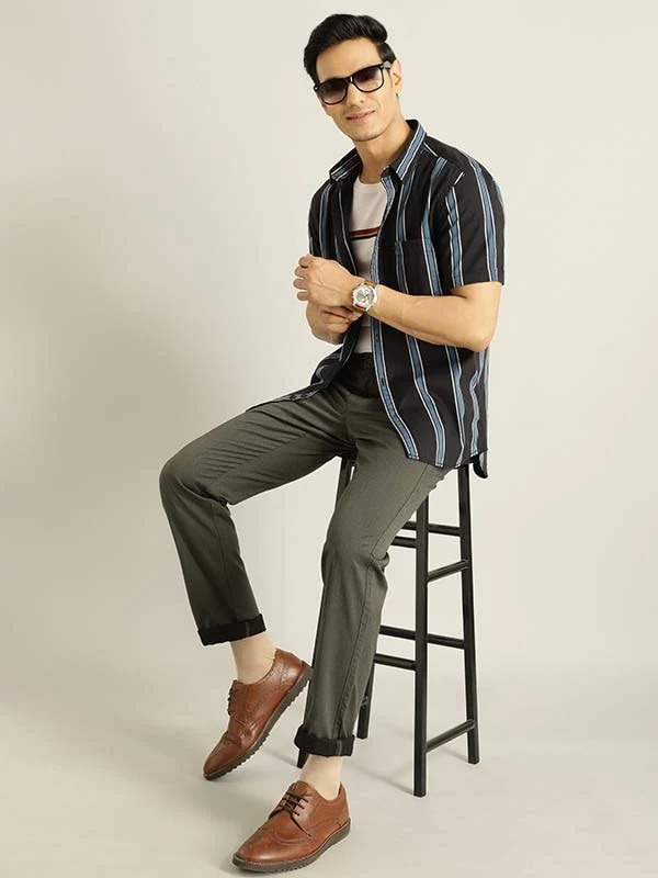 Indian Terrain Men's Slim Fit Solid Green Trousers